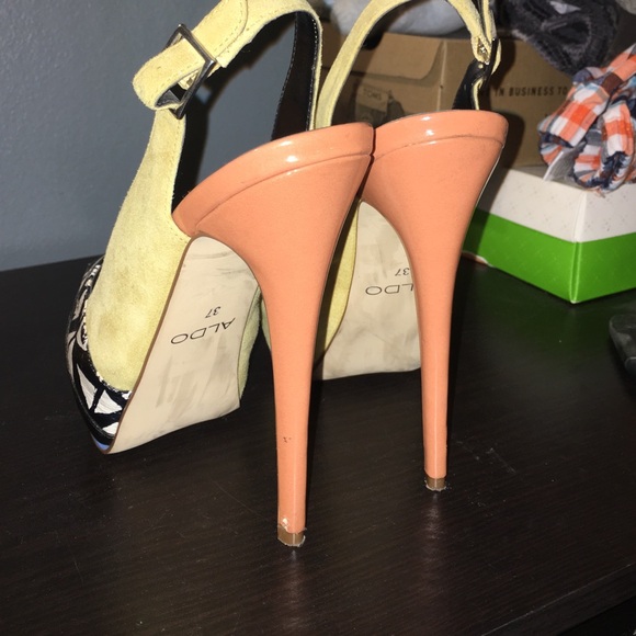 Aldo Yellow and Black Heels with Blue Accents - Picture 4 of 4